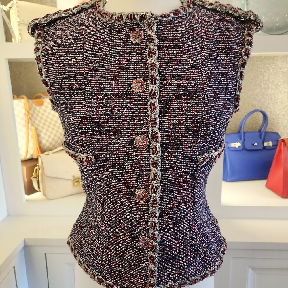 NWT CHANEL Vest  NEW $4300 Size 42 P53400V38270